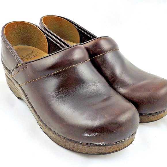 dansko closed back clogs